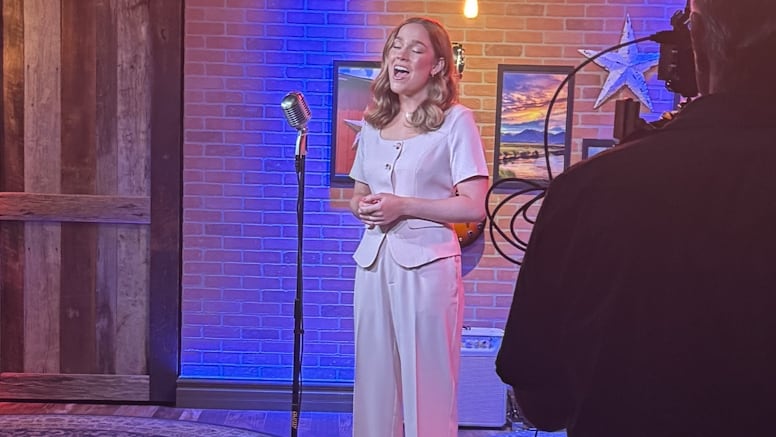 Iowa Woman Wins National A Cappella Contest with ‘Star-Spangled Banner’