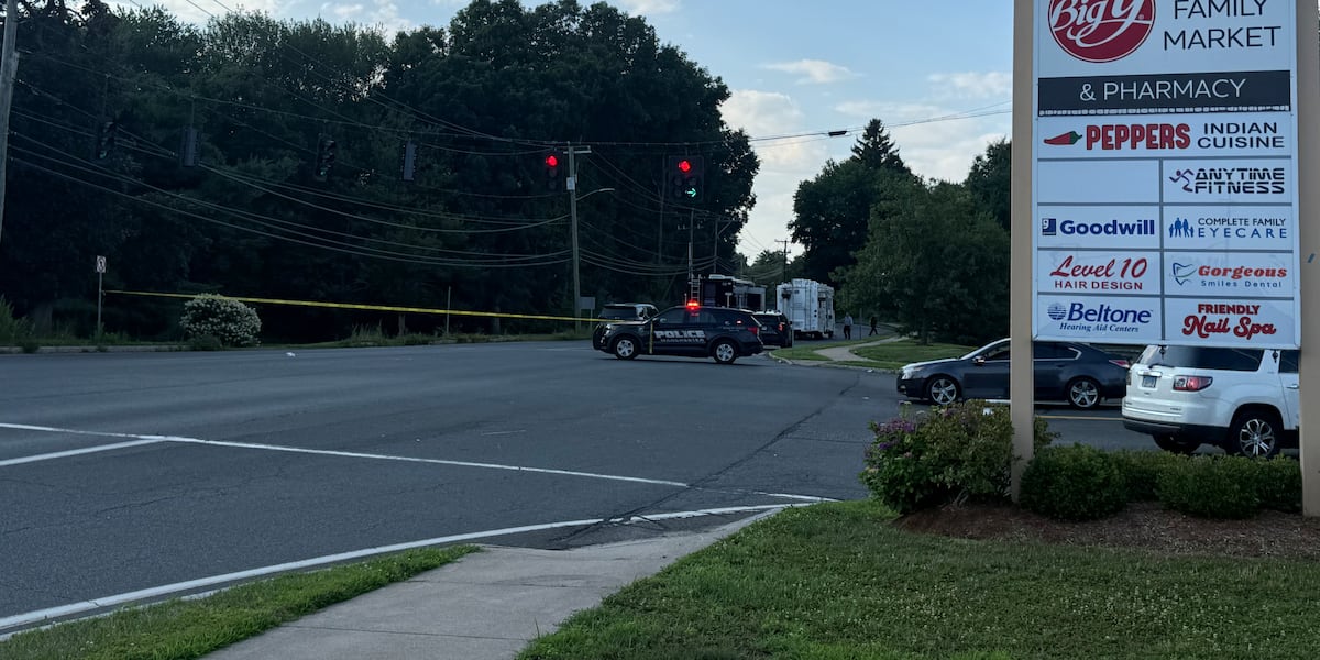 Police shut down section of Tolland Turnpike in Manchester near Parker Street