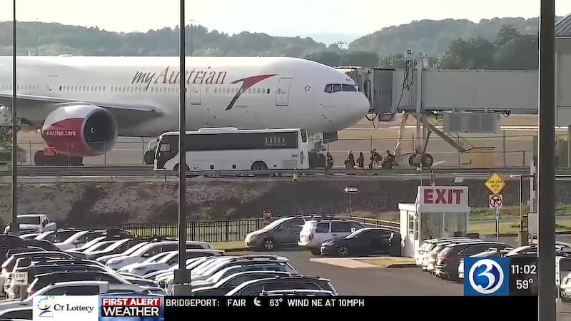 Flights diverted to Bradley Airport amid Northeast technical problem