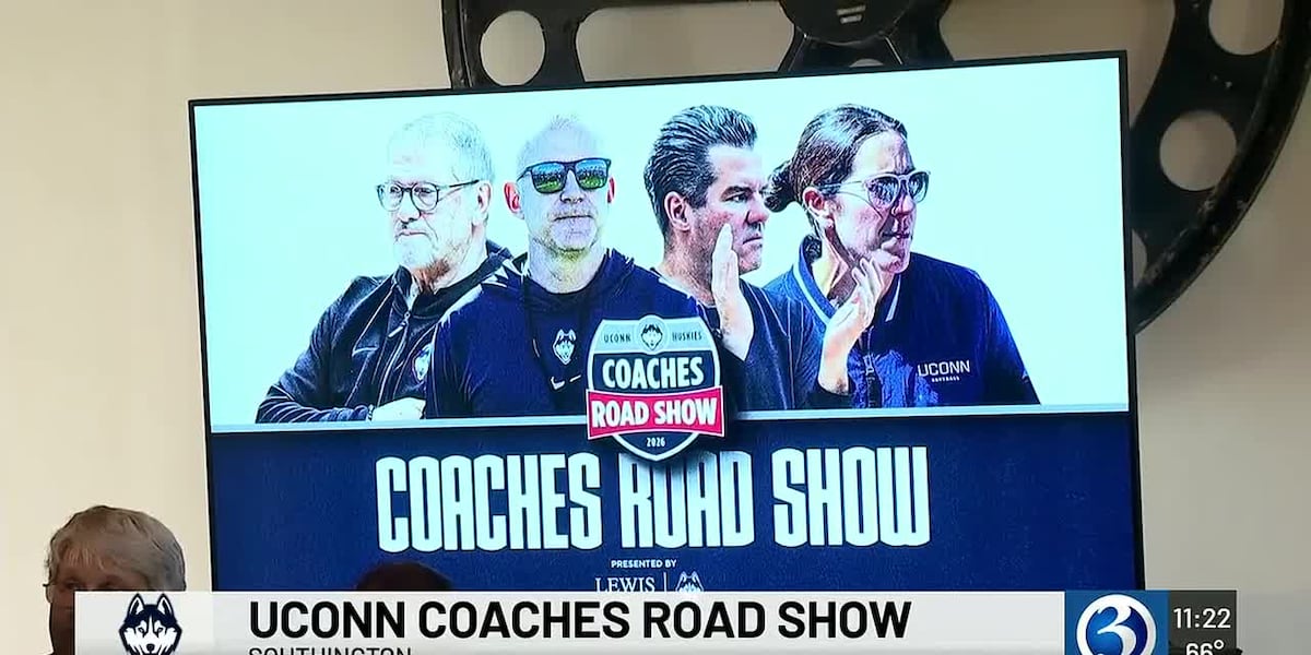 UConn coaches road show brings fans together in Southington