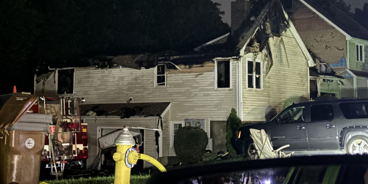 Fire destroys roof of Shelton condo