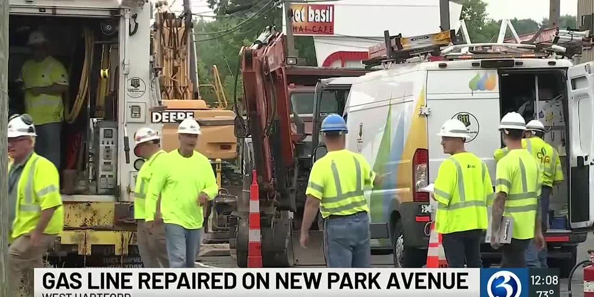 Large Gas Line Break Gas line break closes New Park Avenue in West Hartford