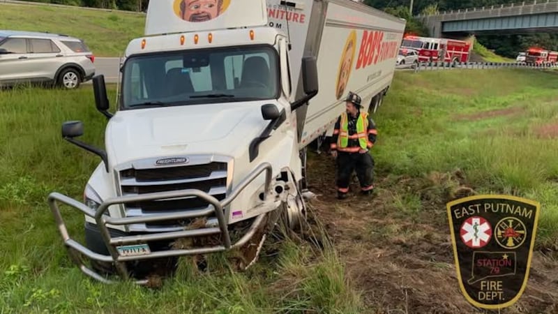 A tractor trailer crash on I-395 south in Putnam closed a lane of traffic, according to the...