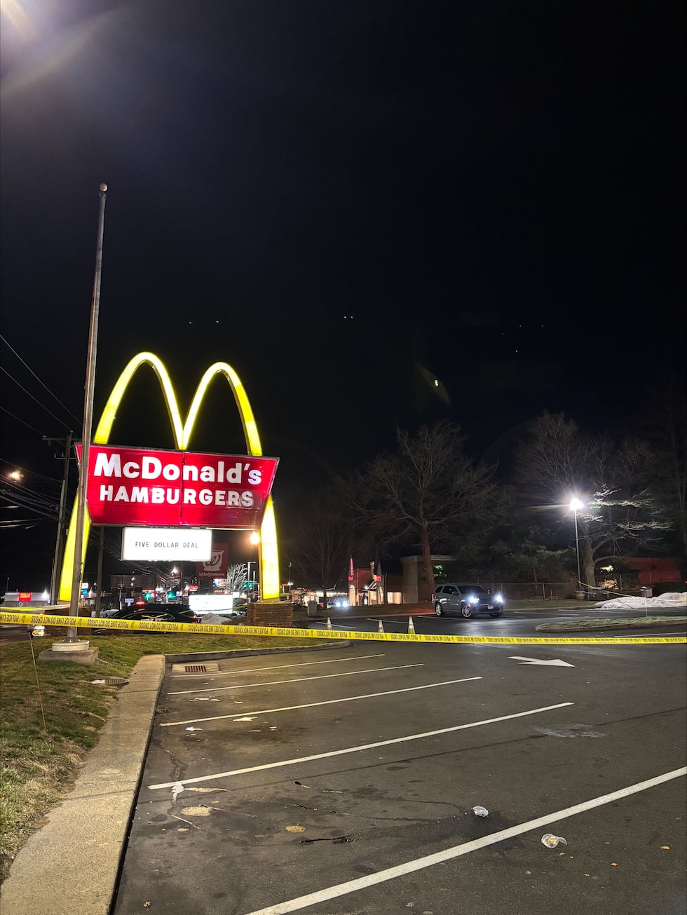 Woman, child struck by vehicle in Meriden McDonald’s parking lot – WFSB Woman, child struck by vehicle in Meriden McDonald’s parking lot – WFSB