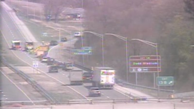 A crash closed both sides of I-395 in Norwich the morning of April 21, 2026, according to CT DOT.